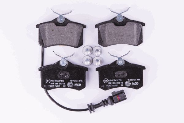 Jeu de 4 plaquettes de frein | HELLA PAGID