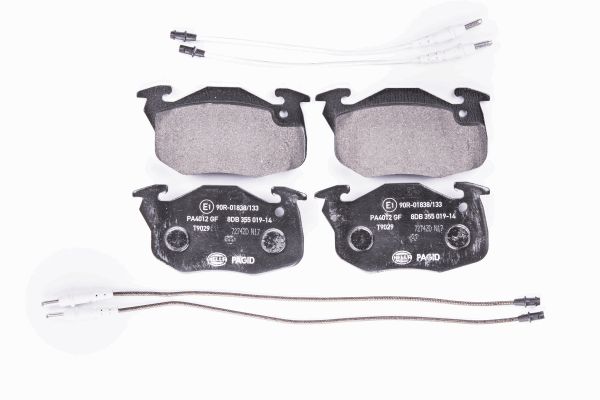 Jeu de 4 plaquettes de frein | HELLA PAGID